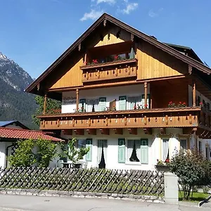 Gaestehaus Ferienglueck Frühstückspension Grainau